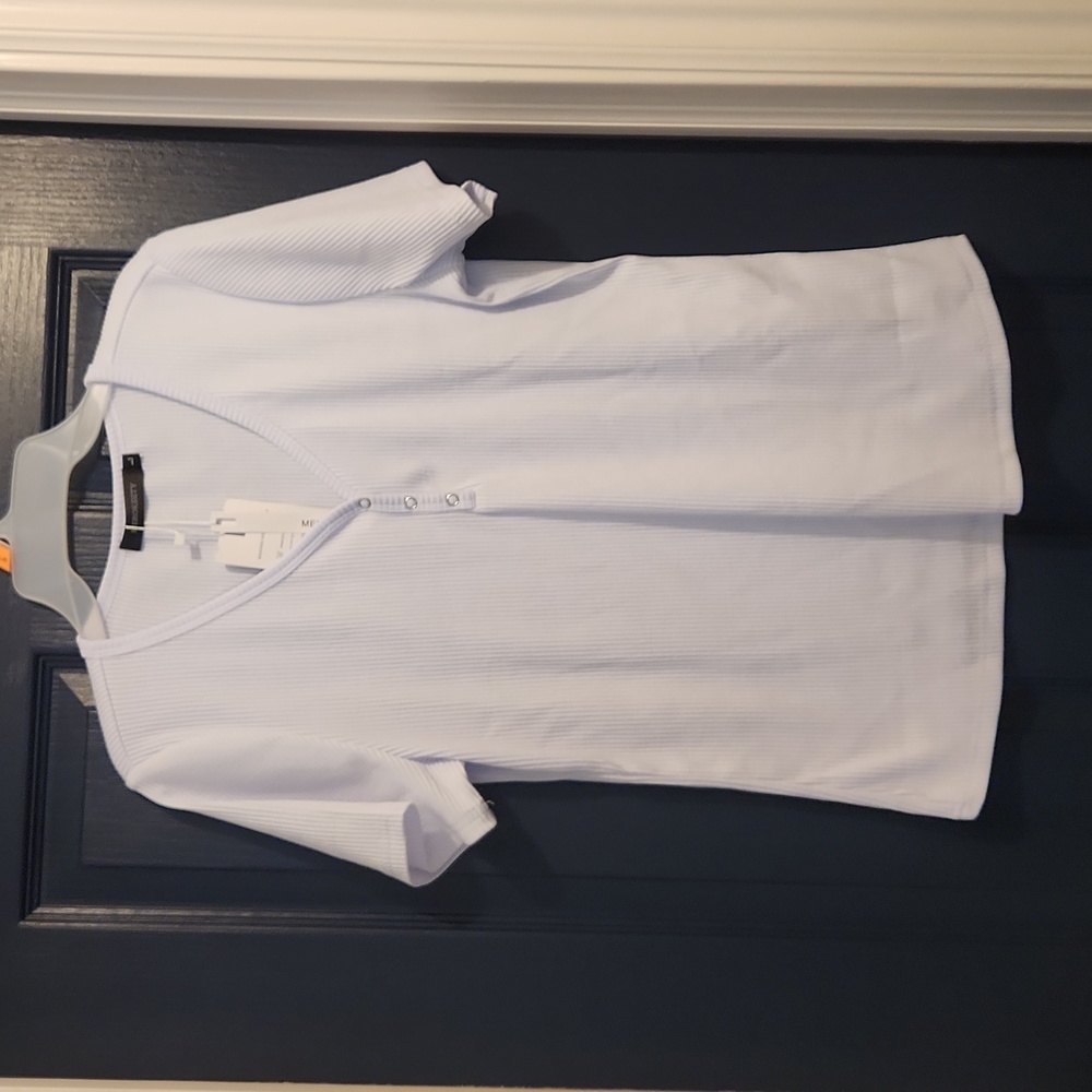 L white button detail tee